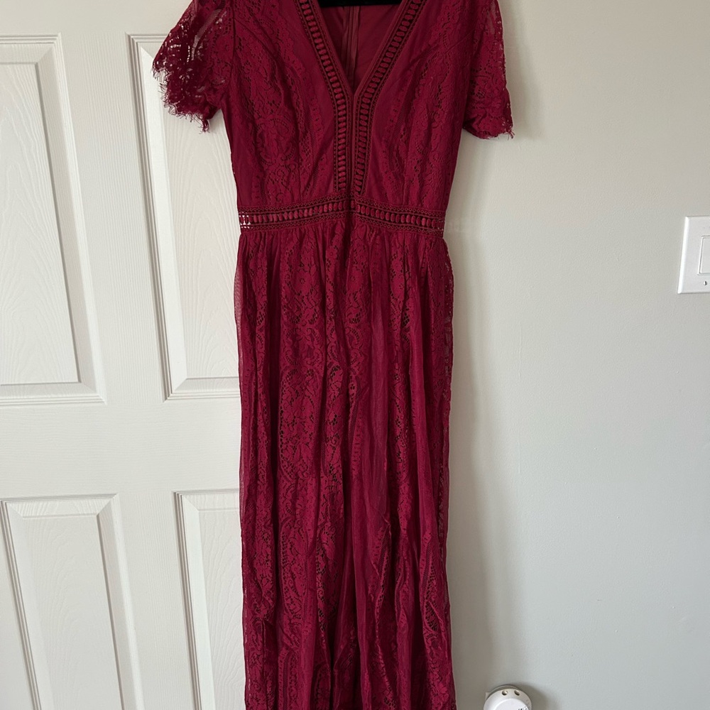 Elegant Burgundy Lace Maxi Dress